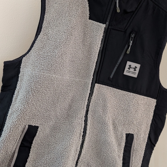 Under Armour Men's Mission Boucle Vest, Sz L - Picture 6 of 8